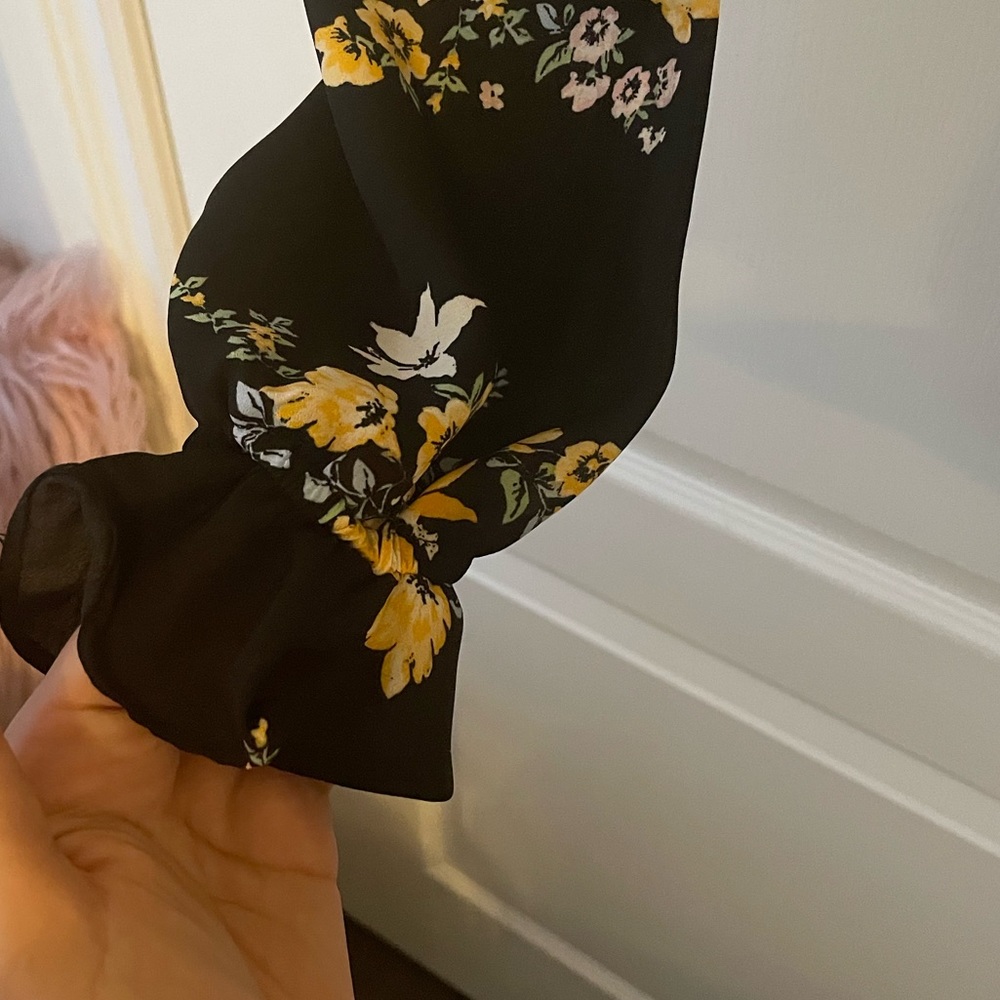 H&M Floral Ruffle Shirt - Picture 6 of 7